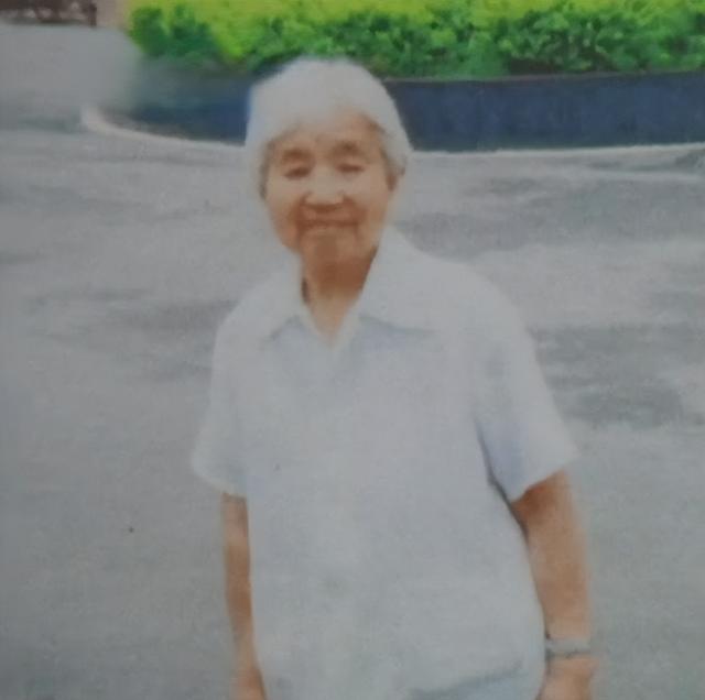 她是身价千万的女强人,无儿无女,晚年资产被保姆转移,落魄无助