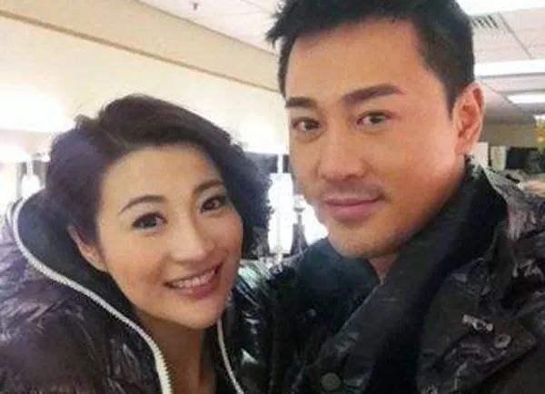 44岁刘恺威近照,参加林峯堂妹生日会,与林夏薇贴脸亲密合影