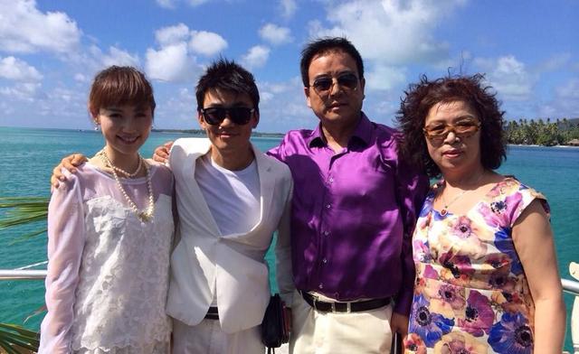 电影对赌赔了6亿，为马蓉花四百万买跑车，赚到钱的王宝强真大方