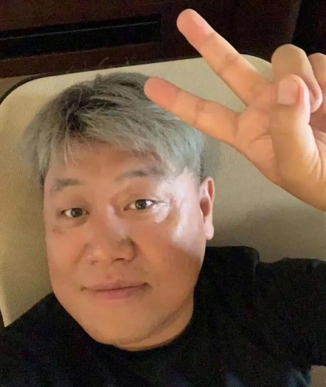 25岁被琼瑶捧红，为245万“出卖身体”，恋爱7天和丑男闪婚