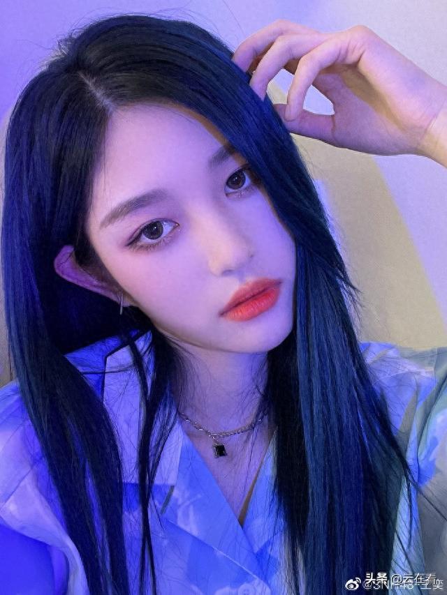 美女艺人SNH48-王奕迷人可爱美照好酷