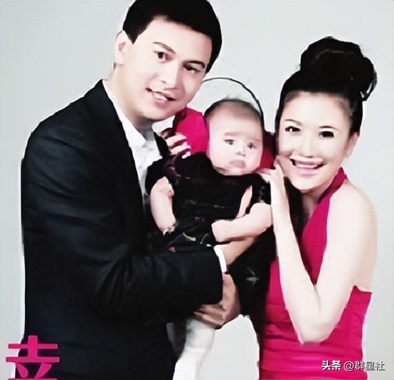 湖南主播魏哲浩:妻子是大美女,相恋11年领证,结婚13年育有两女