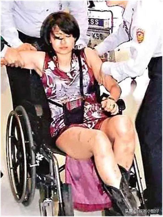 星女郎被母亲逼迫，一年拍10部“风月片”，为情疯癫29岁弃子跳楼