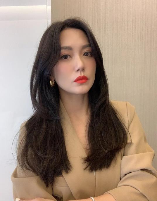 “牡丹仙子”郭妃丽近况，49岁身材似少女，险些误入按摩店后息影