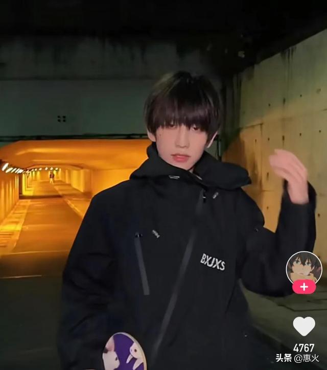 盘点快手最“骚”的四大男网红，网友：最喜欢攀娘