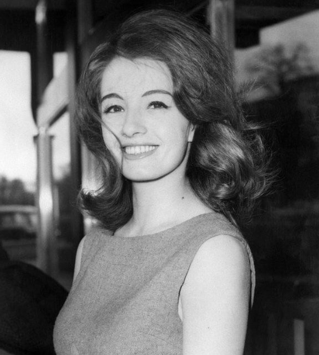 从贫家女到交际花，曾因美貌搅动英国政坛，晚年沦为落魄大妈