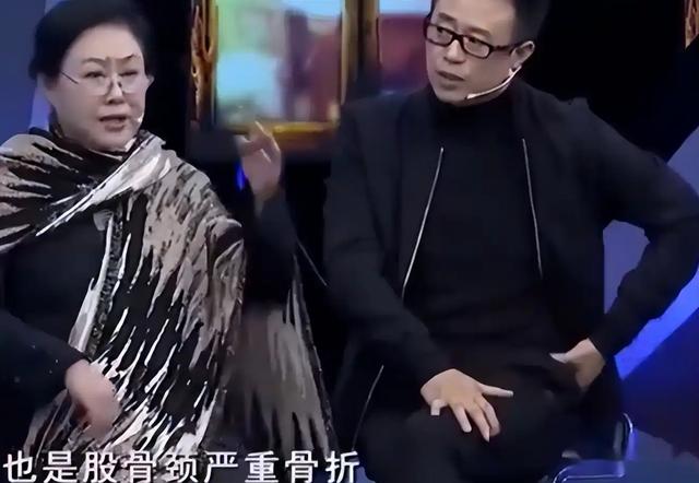 白燕升,结婚九个月妻子瘫痪不抛弃,45岁离开央视,50岁儿女双全
