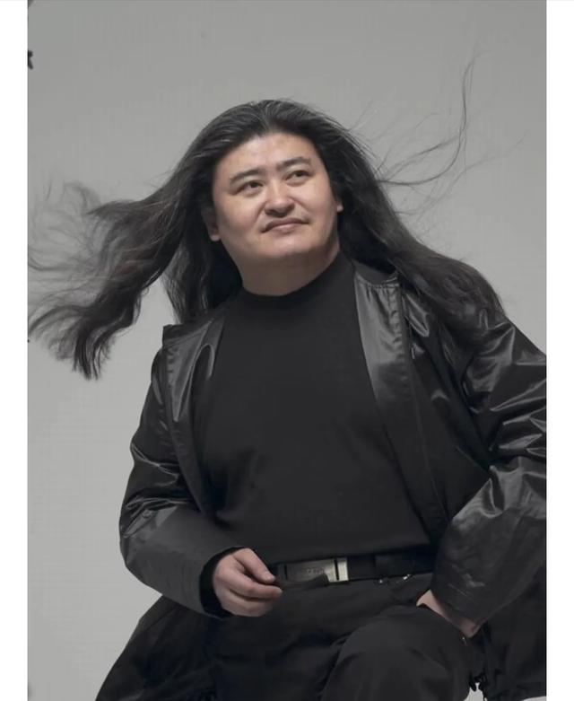 刘欢：乐坛神话背后的坎坷与辉煌