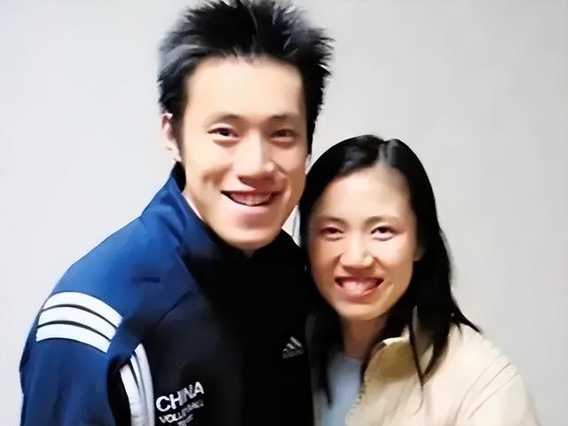 中国男排名将汤淼：我对不起离异的父亲，爱母亲也爱继母