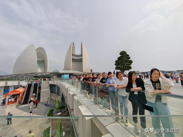 中国唯一建设在海岛上的歌剧院“珠海大剧院”