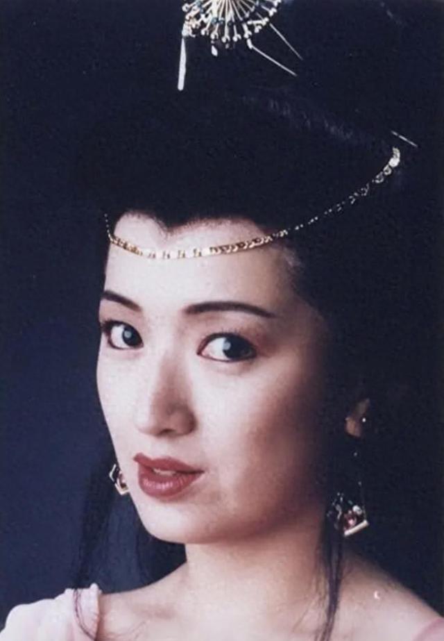 女星龚慈恩:情断黄日华,两任丈夫“背叛”她,60岁坚强优雅