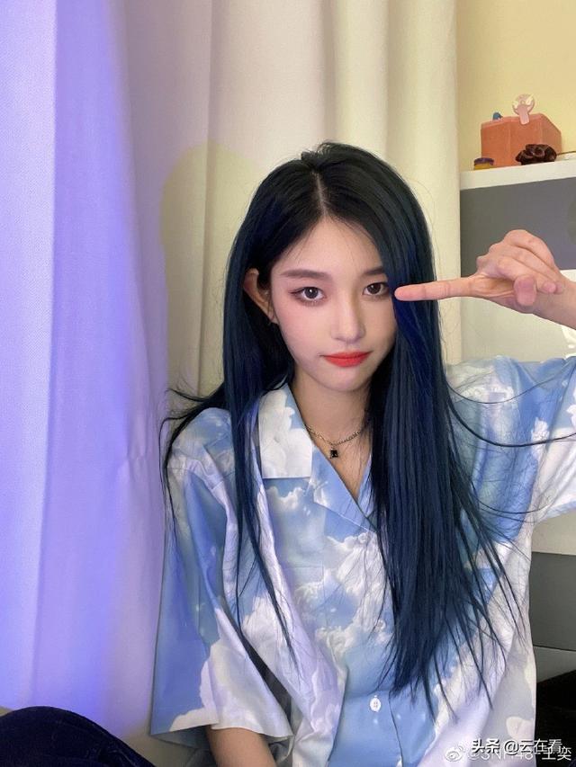 美女艺人SNH48-王奕迷人可爱美照好酷