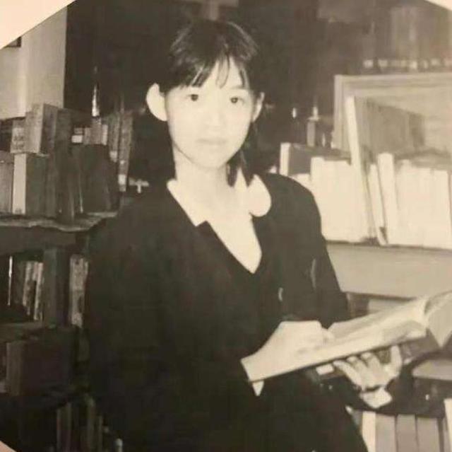 同居19年不结婚不生孩，51岁的曾宝仪活成这样，难怪曾志伟不催婚
