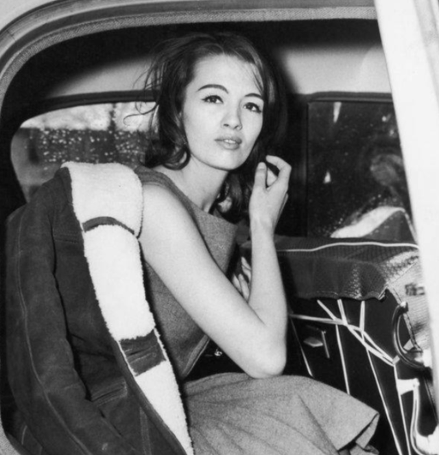 从贫家女到交际花，曾因美貌搅动英国政坛，晚年沦为落魄大妈