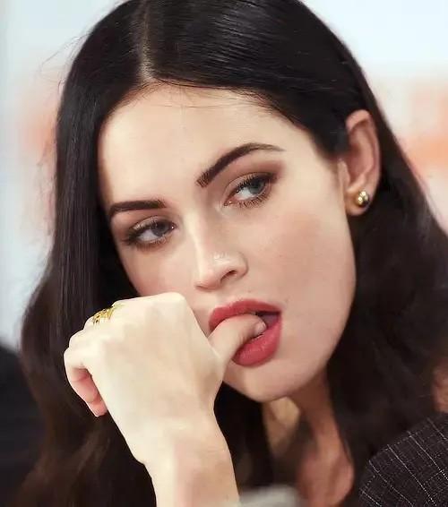 《变形金刚一》女主梅根福克斯!曾红极一时,如今事业却一路下滑