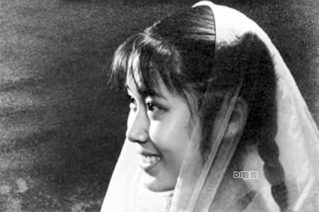 老照片:29位大明星的少女时代 个个像花骨朵般美丽 刘晓庆斗志昂扬