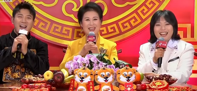 卫视春晚明星集体串台,小岳岳再现经典表情包,TVB春晚也凑热闹