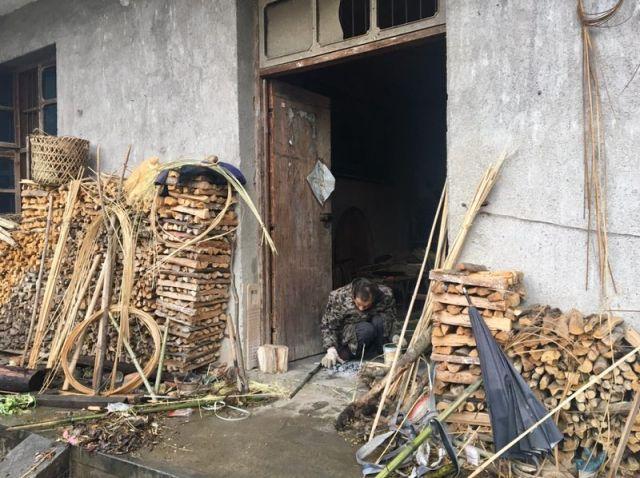 “给养员”轶事（续）——夜宿农家、放羊老人