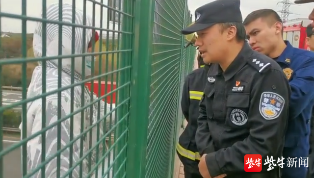 “就算我手断了也不会放手！”