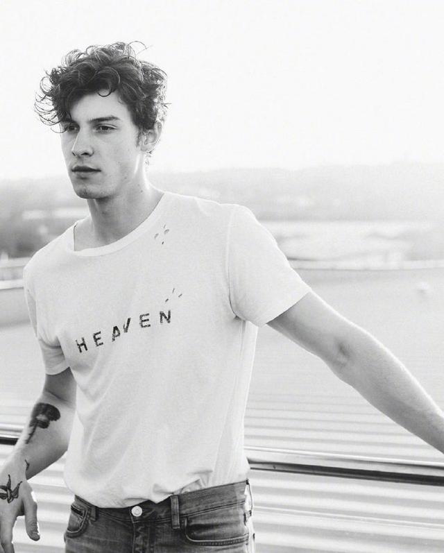 萌德沐浴在阳光下 最新写真满满的少年气息无敌帅