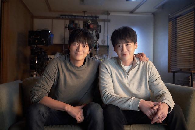 李钟硕特别出演电影《设计者》曝与姜栋元同框照