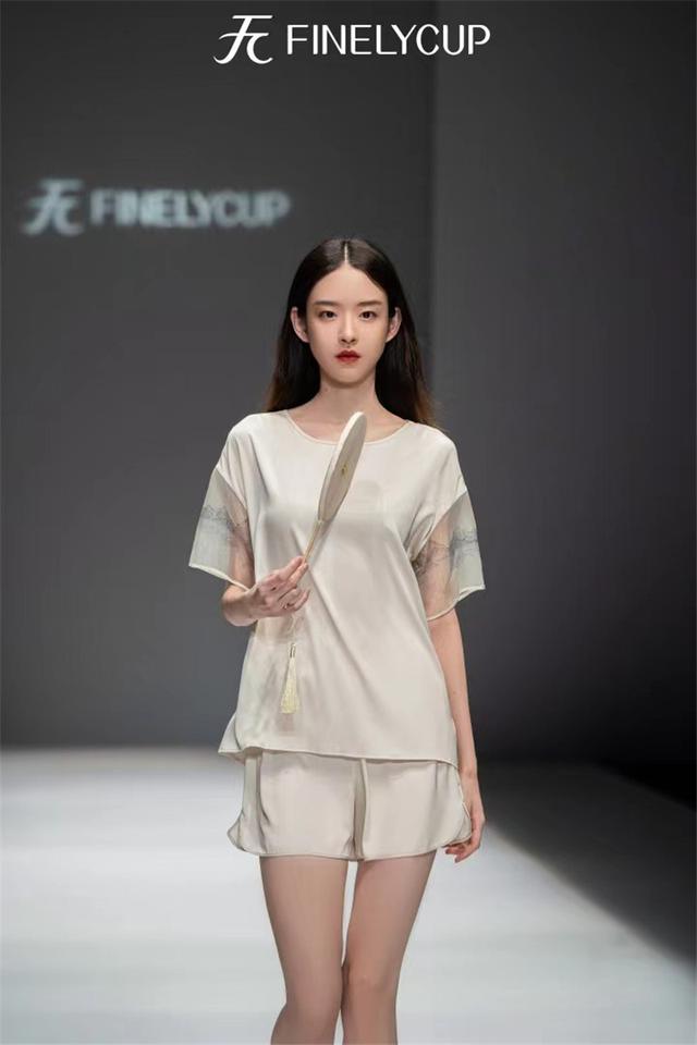 中国国际时装周:FINELYCUP梵妳卡波的内衣美学和商业哲学