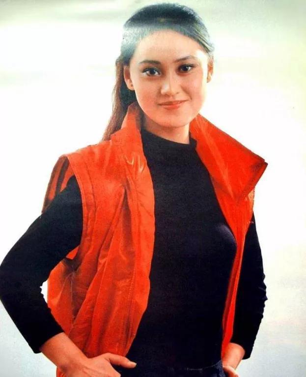 抛弃重病丈夫,甩掉著名导演,55岁再嫁比利时豪门的她现状怎样了