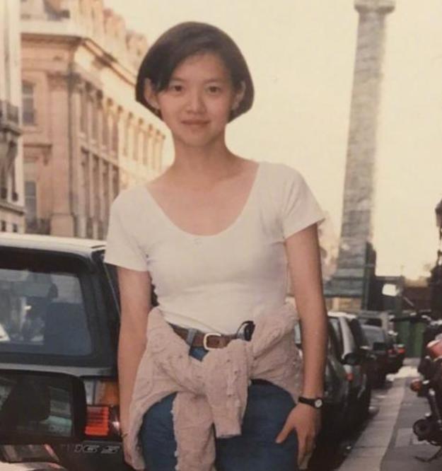 同居19年不结婚不生孩，51岁的曾宝仪活成这样，难怪曾志伟不催婚