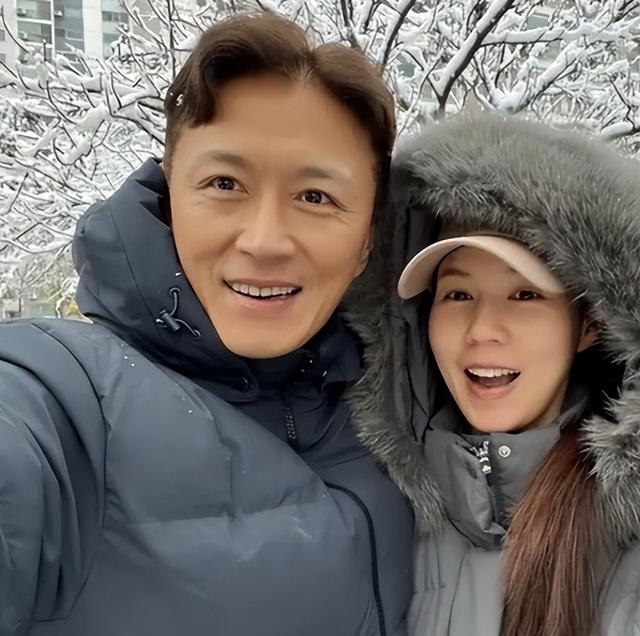 韩国明星夫妇陈泰贤与朴诗恩：爱的扩展，家的温暖