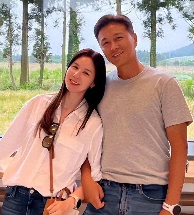 韩国明星夫妇陈泰贤与朴诗恩：爱的扩展，家的温暖