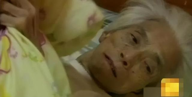 她是身价千万的女强人,无儿无女,晚年资产被保姆转移,落魄无助