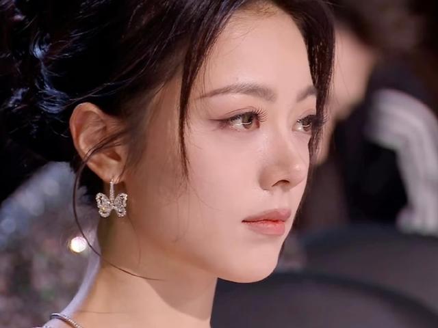 赵今麦星光大赏“怼脸拍”在韩网火了，白宇帆的话，终于有人信了