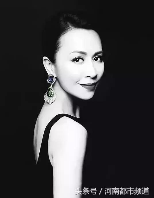 28年后刘嘉玲首回应裸照门：永远忘不了梁朝伟对我说的话……