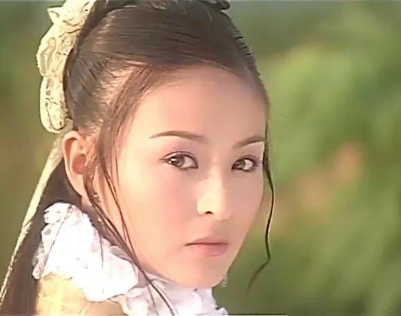 《凤在江湖》播出19年，男主因故退圈，两位女主生活美满