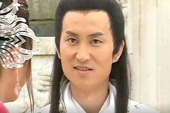 《凤在江湖》播出19年，男主因故退圈，两位女主生活美满