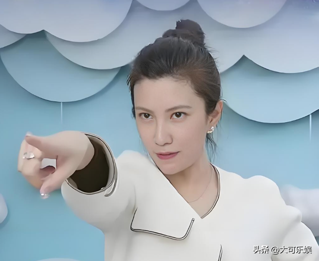 女星边潇潇:与印小天的纠纷导致两败俱伤,她嫁导演丈夫幸福吗?