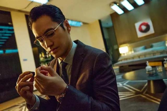 袁弘:希望大家不要成为《热搜》的岳鹏