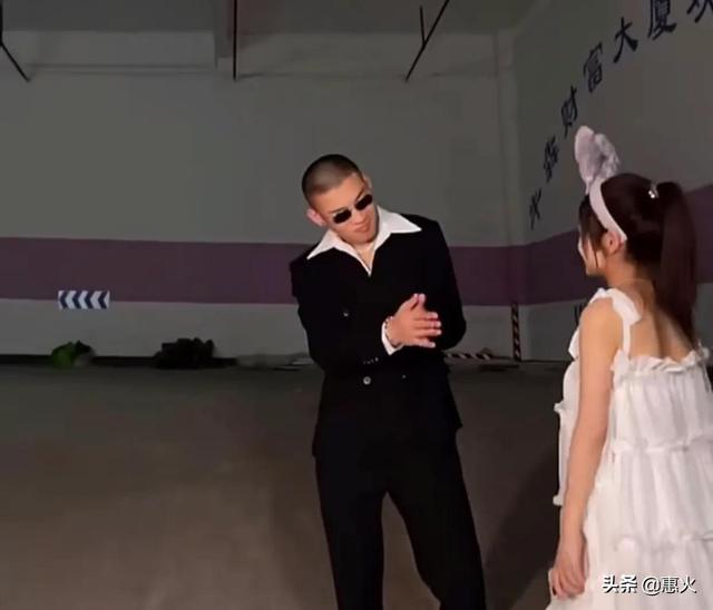 盘点快手最“骚”的四大男网红，网友：最喜欢攀娘