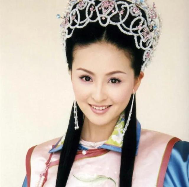 《凤在江湖》播出19年，男主因故退圈，两位女主生活美满