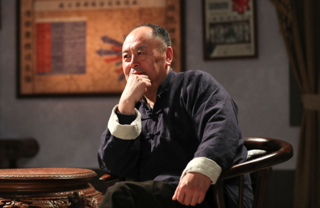 革命历史剧《渡江战役》要火，卢奇饰演邓小平，与谷伟携手演绎