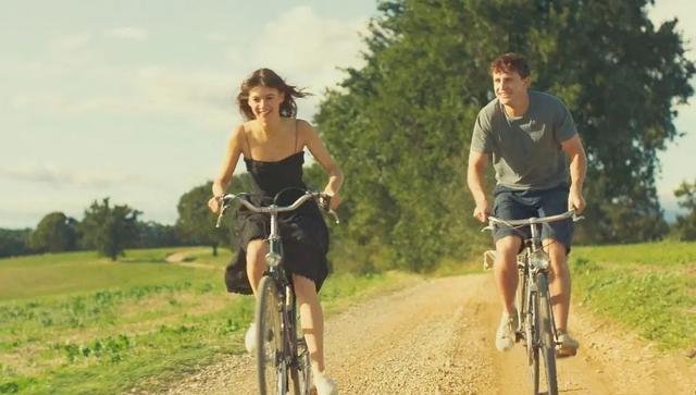 20年评分最高十部英美剧，《黄石》第5，《后翼弃兵》仅排第8