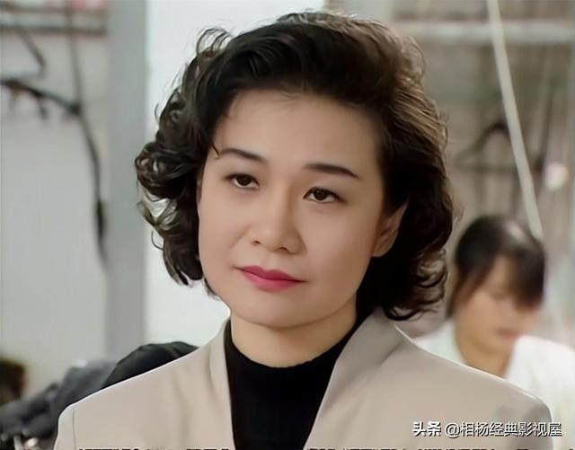 《笑看风云》:芬姨,一个不起眼的角色,却成为我心中的完美女性