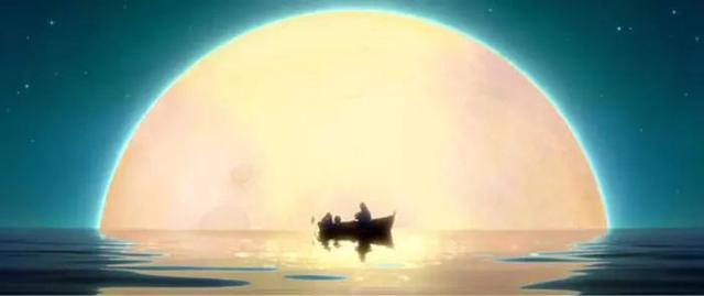 看见月亮想起初恋，一轮清辉寄托几多爱与缠绵