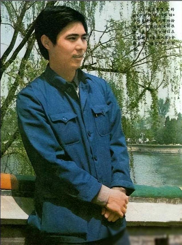 沈冠初，这位息影23年的昔日银幕美男，让我们一起瞧瞧他的罕见