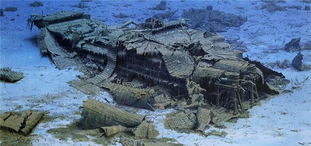 回顾泰坦尼克号沉没海底100多年，为何不打捞？专家：碰都不能碰