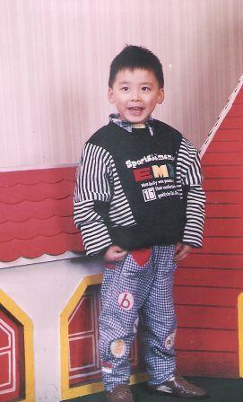 李易峰：父母眼里的大孝子，34岁仍未婚