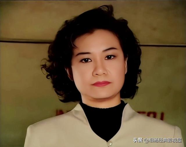 《笑看风云》:芬姨,一个不起眼的角色,却成为我心中的完美女性