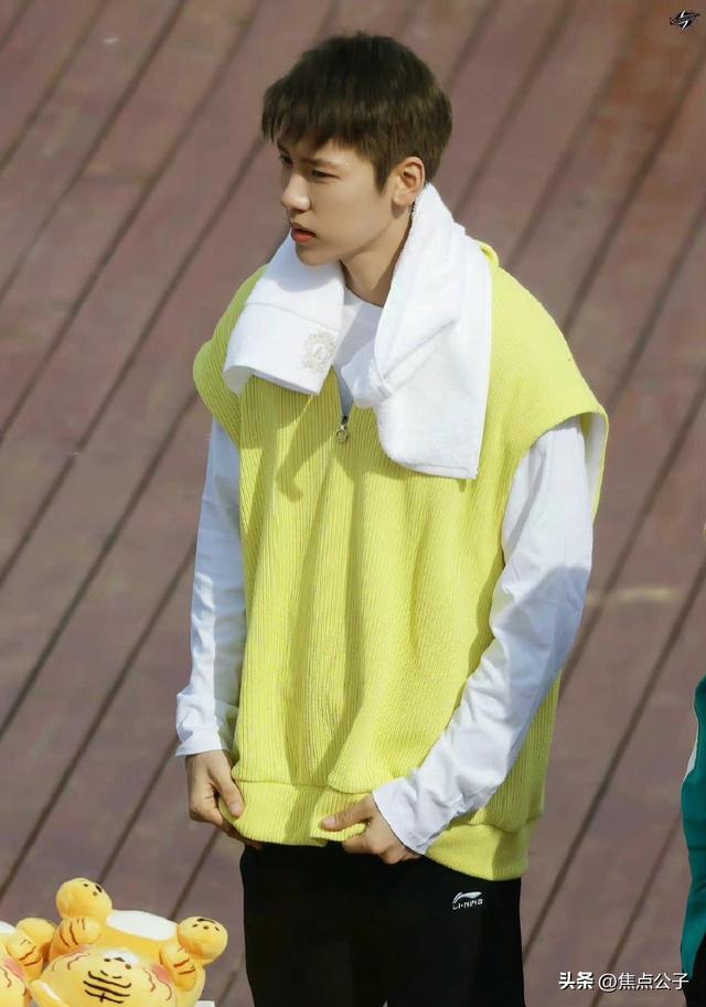 为啥整容？范丞丞前队友王子异录节目脸变化大，网友：像陈飞宇