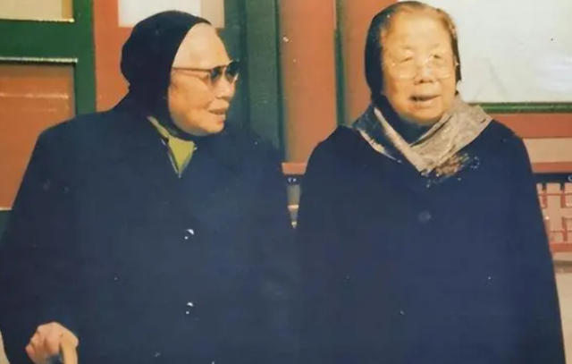 96年李鹏探望帅孟奇，听旁人介绍总理来了，忙纠正：是李鹏，李鹏