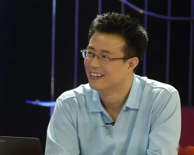 白燕升,结婚九个月妻子瘫痪不抛弃,45岁离开央视,50岁儿女双全